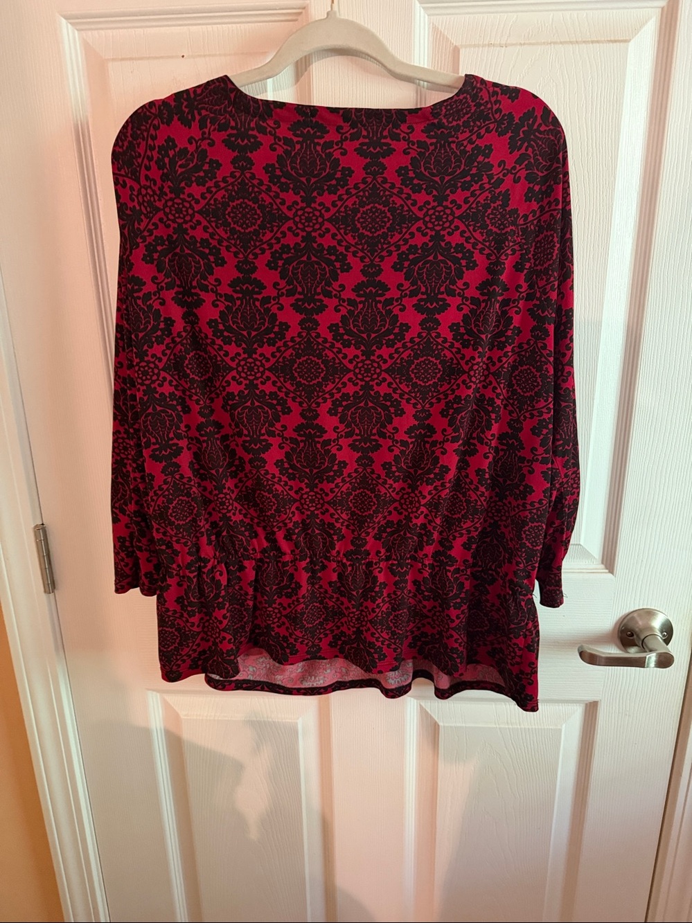 Ellen Tracy Raspberry & Black Damask Keyhole Tunic - Picture 3 of 3